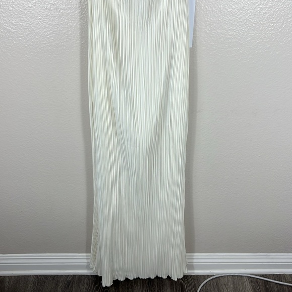 House of Harlow 1960 x REVOLVE Tyler Pleated Gown in Ivory - Picture 6 of 12